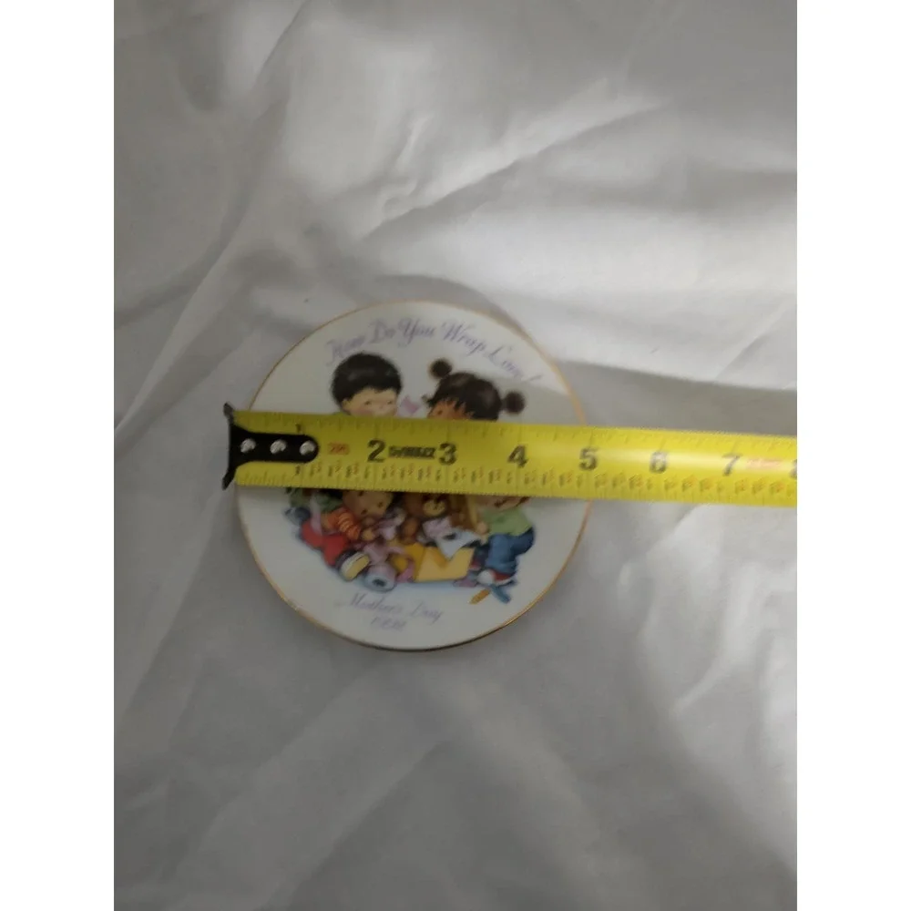 VINTAGE AVON 1992 Mother's Day Plate How Do You Wrap Love 5